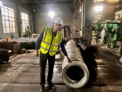 Marokkanische Kunden führen eine Inspektion vor Ort bei Aotian Steel durch un...